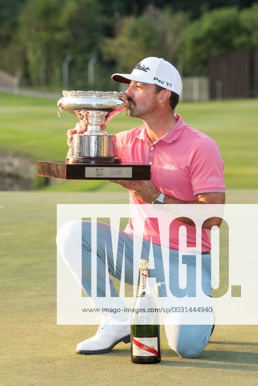 Hong Kong, Hong Kong SAR, CHINA - HONG KONG SAR,CHINA: November 26 2017. Australian Wade Ormsby wins the Hong Kong Open Golf at Hong Kong Golf club Fanling. Ormsby wins the Hong KOng Open Golf - ZUMAr144 20171126_zap_r144_002