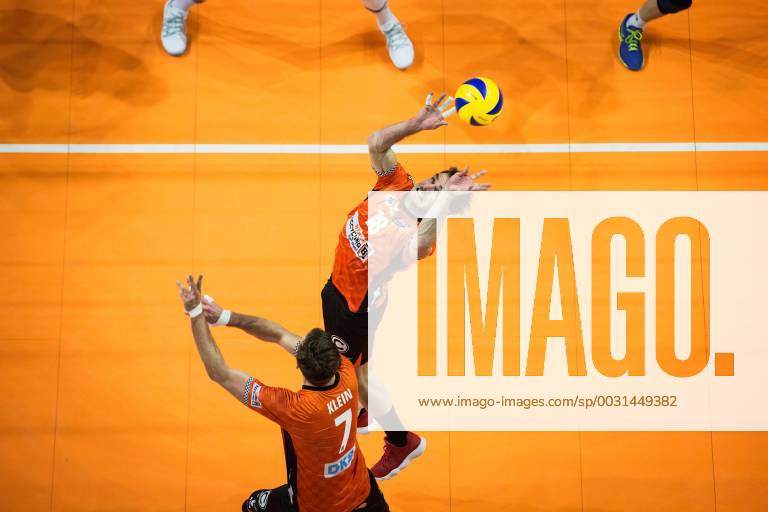Berlin Germany 25 11 2017 Pierre Pujol BR Volleys 18 and Georg Klein BR Volleys 7 playing volleyball in the DTV Cup quarter-final between BR Volleys and TSV Herrsching