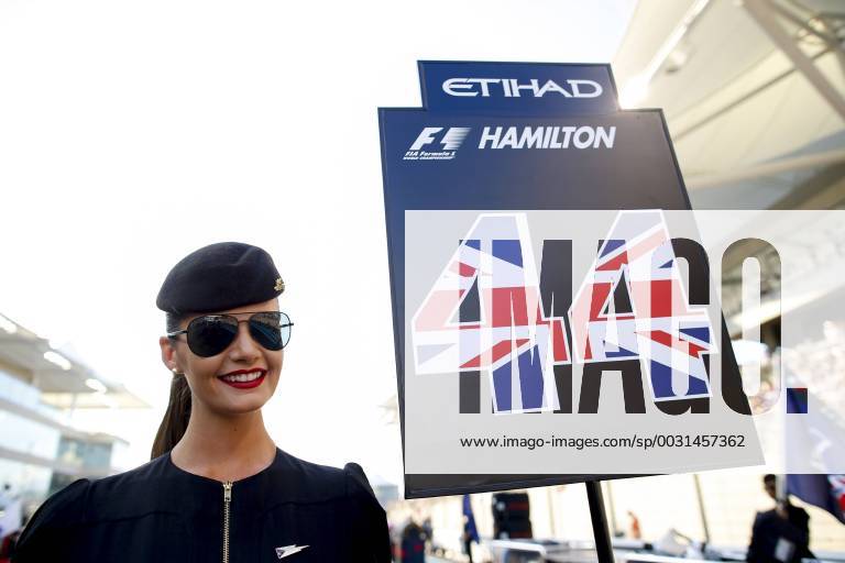 Motorsports: FIA Formula One World Championship WM Weltmeisterschaft 2017, Grand Prix of Abu Dhabi, grid girl Abu Dhabi United Arab Emirates