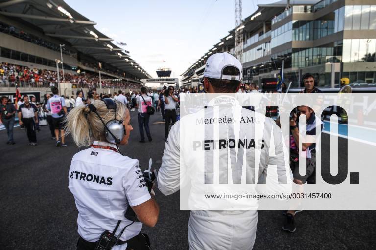 Motorsports: FIA Formula One World Championship WM Weltmeisterschaft 2017, Grand Prix of Abu Dhabi, 44 Lewis Hamilton (GBR, Mercedes AMG Petronas F1 Team), Angela Cullen Abu Dhabi United Arab Emirates