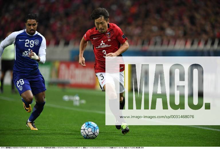 Salem Al-Dawsari (Al Hilal), Tomoya Ugajin (Reds), NOVEMBER 25, 2017 - Football Soccer : AFC Champions League Final 2nd leg match between Urawa Red Diamonds 1-0 Al-Hilal at Saitama Stadium 2002 in Saitama, Japan. Noxthirdxpartyxsales (mmcb009133)