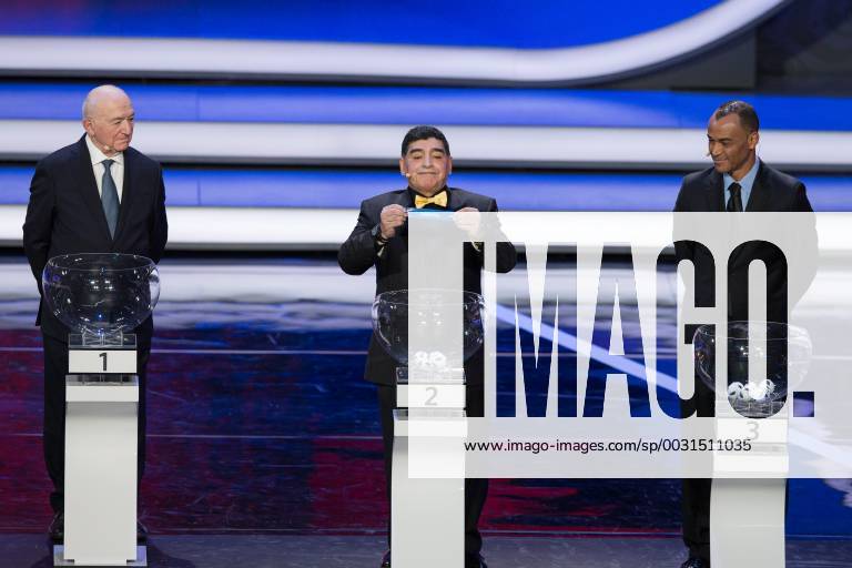 (171201) -- MOSCOW, Dec. 1, 2017 -- Argentinian soccer legend Diego Maradona (C) shows Croatia during the Final Draw of the FIFA World Cup WM Weltmeisterschaft Fussball 2018 at the Kremlin Palace in Moscow, capital of Russia, Dec. 1, 2017. ) (SP)RUSSIA-MOSCOW-SOCCER-2018 FIFA WORLD CUP FINAL-DRAW BaixXueqi