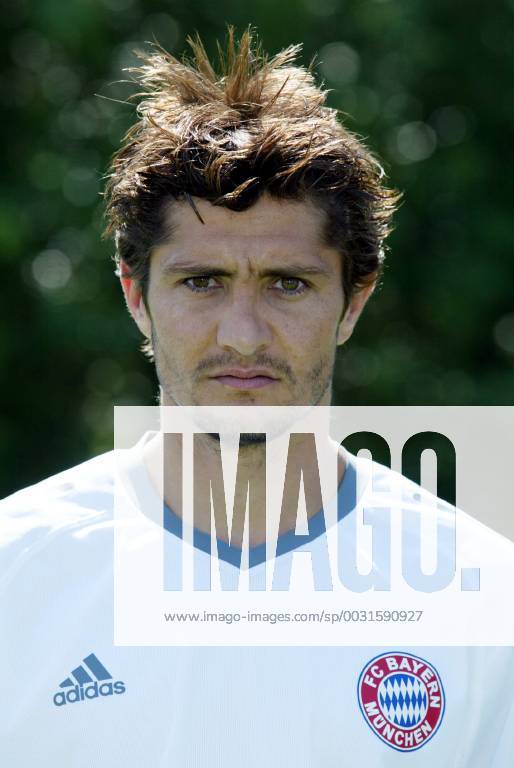 Bixente Lizarazu FC Bayern Football Am 23 07 2002 in Munich Portrait ernst M ± nchen Germany