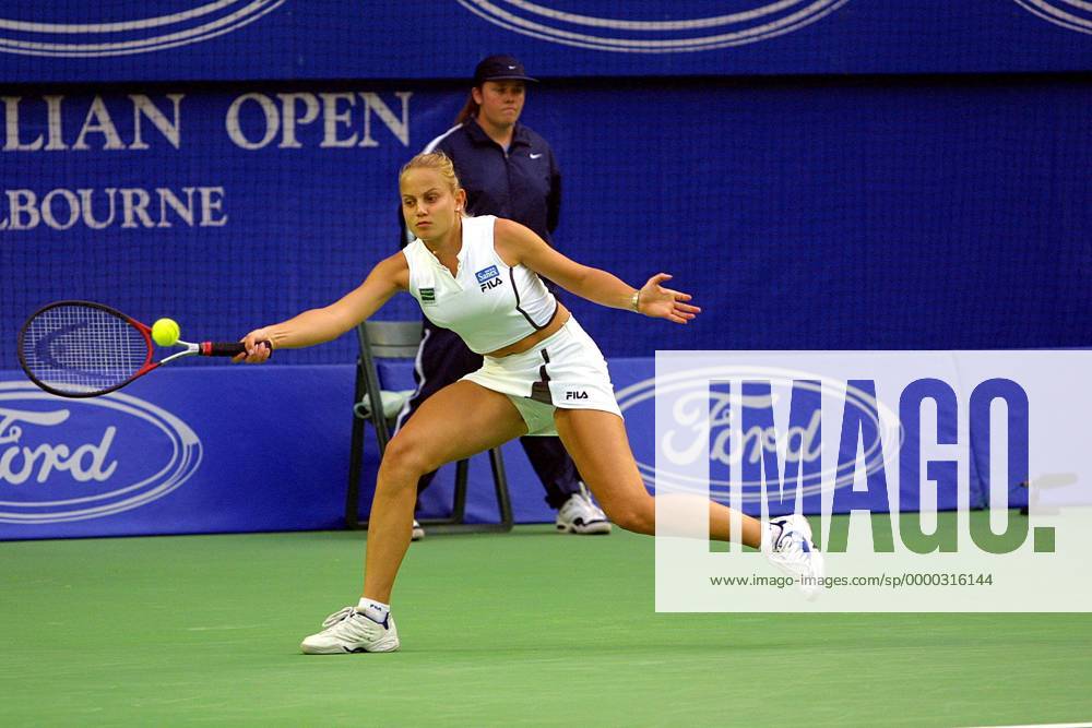 Jelena Dokic (Australien) - Vorhand Tennis Damen Australian Open 2001, Grand Slam, WTA-Tour, Hartplatz, Hardcourt, Hartplatztennis, Hartplatzturnier Gruppe Flinders Park Melbourne Dynamik