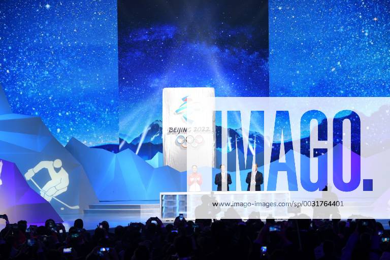 (171215) -- BEIJING, Dec. 15, 2017 -- The emblem of Beijing 2022 Olympic Winter games Winterspiele Spiele Summer games is unveiled during the enblem launch ceremony for the Beijing 2022 Olympic and Paralympic Winter Games in Bejing, capital of China, Dec. 15, 2017. ) (SP)CHINA-BEIJING-2022 OLYMPIC AND PARALYMPIC WINTER GAMES EMBLEM-LAUNCH (CN) JuxHuanzong