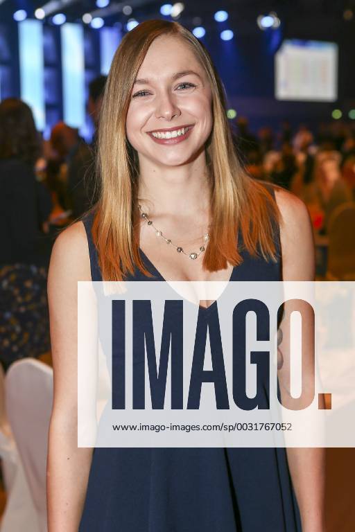 Felix Presentation NRW Sportsman of the Year 2017 Duesseldorf 15 12 2017 Athletics Star Gina Lueckenkemper at the Felix Awards NRW Sportsman of the Year 2017 on 15 12 2017 in the Mitsubishi Electric hall in Duesseldorf North Rhine-Westphalia