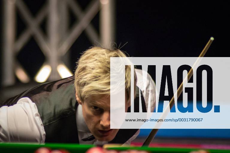 - SPORT Neil Robertson of Australia considers a shot to John Higgins of Scotland in their semi-final match during the 2017 Dafabet Scottish Open snooker tournament in Glasgow, UK, 16 December 2017. John Higgins was defeated by Neil Robertson 3-6. John Higgins knocked out by Neil Robertson at 2017 Dafabet Scottish Open snooker tournament pbu726324_19