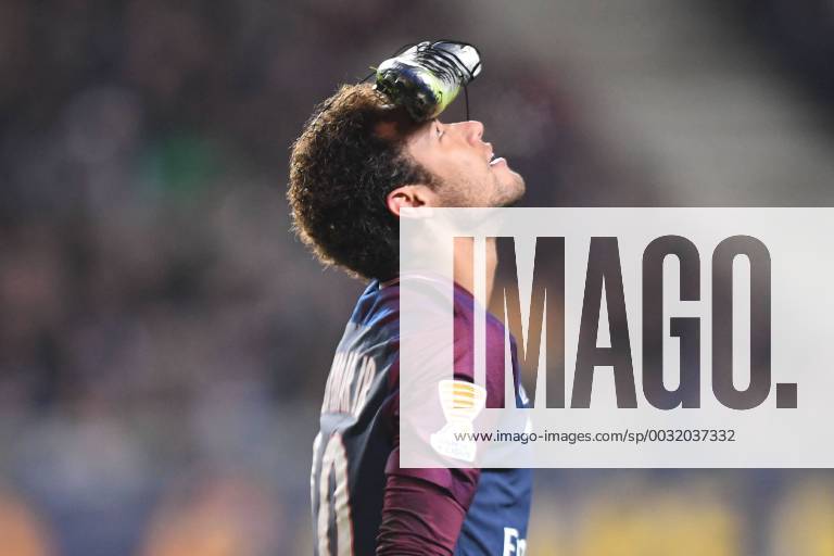 - SPORT 10 NEYMAR JR (psg) - JOIE - CHAUSSURE - CRAMPON FOOTBALL : Amiens vs Paris SG - Coupe de la Ligue - 10 01 2018 AnthonyBIBARD FEP Panoramic