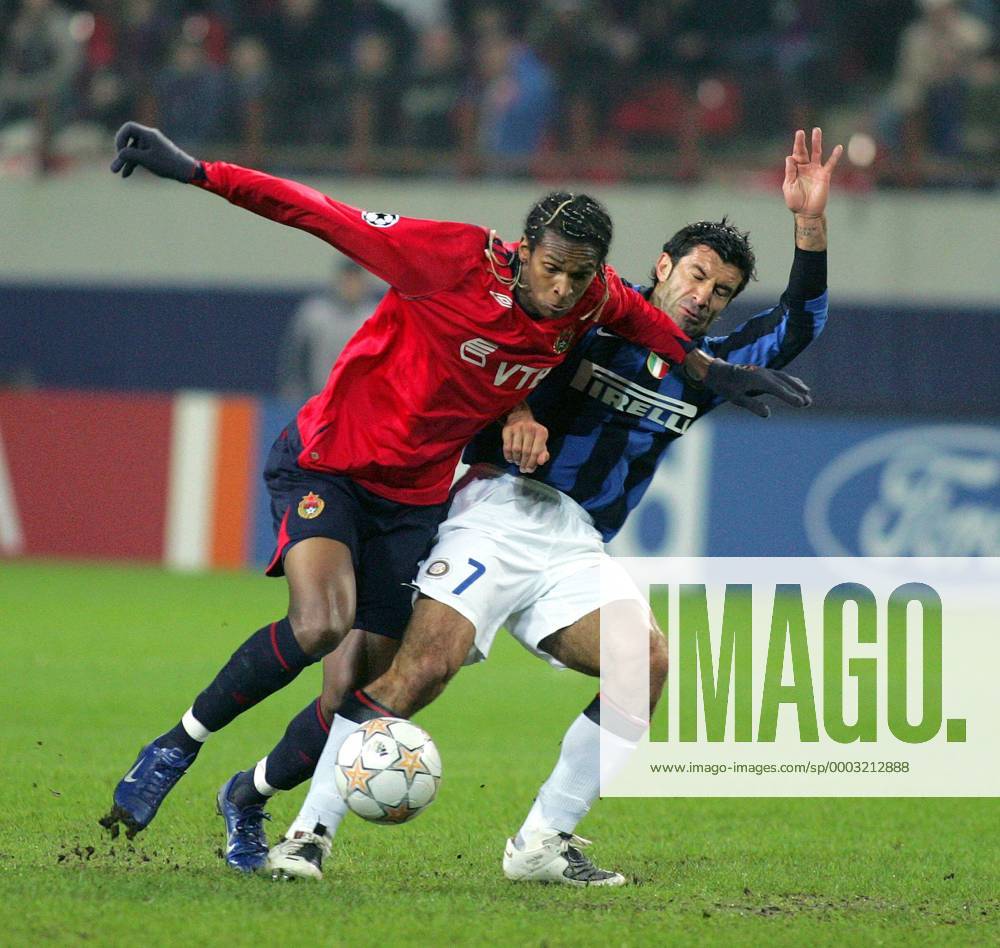 Jo (ZSKA Moskau, li.) gegen Luis Figo (Inter Mailand) - Fußball EC 1 Herren Champions League 2007 2008, ZSKA Moskau - FC Internazionale Mailand 1:2 Gruppe Moskau Dynamik, Kampf, Fußball EC 1 Herren Champions League 2007 2008, ZSKA Moskau - FC Internazionale Mailand 1:2 Gruppe Moskau Dynamik, Kampf,