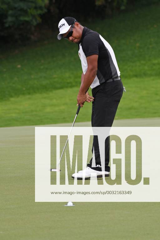 (180120) -- SINGAPORE, Jan. 20, 2018 -- Thailand s player Chapchai Nirat competes during the 3rd round of the SMBC Singapore Open held in Singapore s Sentosa Golf Club on Jan 20, 2018. ) (SP)SINGAPORE-GOLF-SMBC SINGAPORE OPEN ThenxChihxWey