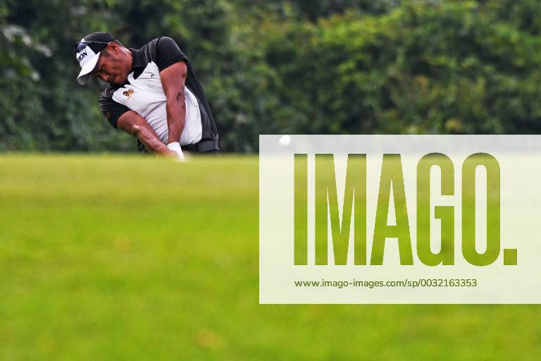 (180120) -- SINGAPORE, Jan. 20, 2018 -- Thailand s player Chapchai Nirat competes during the 3rd round of the SMBC Singapore Open held in Singapore s Sentosa Golf Club on Jan 20, 2018. ) (SP)SINGAPORE-GOLF-SMBC SINGAPORE OPEN ThenxChihxWey