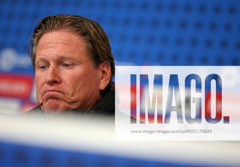 Soccer 1 League 2017 2018-19 match day Hamburger SV 1 FC Cologne in the people s Park Stadium Hamburg coach Markus Gisdol Hamburg at the press conference after the game