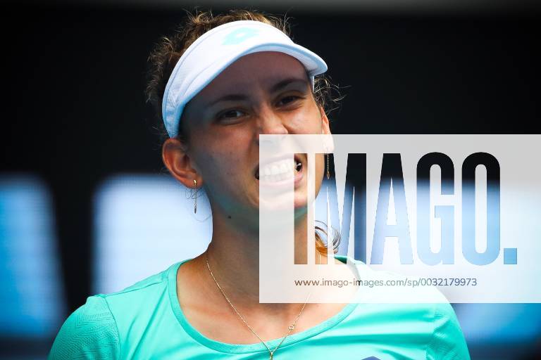 Belgian Elise Mertens reacts during a tennis match between Belgian Elise Mertens WTA Tennis Damen 37) and Croation Petra Martic (WTA 89), in the fourth round of the women s singles tournament at the Australian Open tennis Grand Slam, Sunday 21 January 2018 in Melbourne Park, Melbourne, Australia. This first grand slam of the season will be taking place from 15 to 28 January. PATRICKxHAMILTON x05280080x