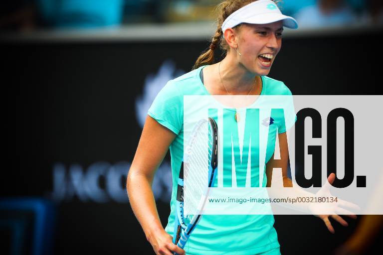 Belgian Elise Mertens reacts during a tennis match between Belgian Elise Mertens WTA Tennis Damen 37) and Croation Petra Martic (WTA 89), in the fourth round of the women s singles tournament at the Australian Open tennis Grand Slam, Sunday 21 January 2018 in Melbourne Park, Melbourne, Australia. This first grand slam of the season will be taking place from 15 to 28 January. PATRICKxHAMILTON x05280046x
