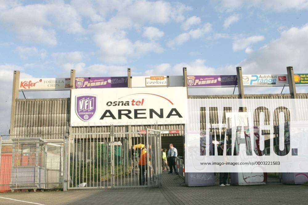 Fußball, Stadiongeschichte VfL Osnabrück Einlasskontrolle vor der Osnatel Arena, Heimspielstätte des VfL Osnabrück Fußball 2. BL Herren Saison 2007 2008, VfL Osnabrück, Fotostory, Stadionstory Totale OsnatelArena Osnabrück Fußball 2. BL Herren Saison 2007 2008, VfL Osnabrück, Fotostory, Stadionstory Totale OsnatelArena Osnabrück