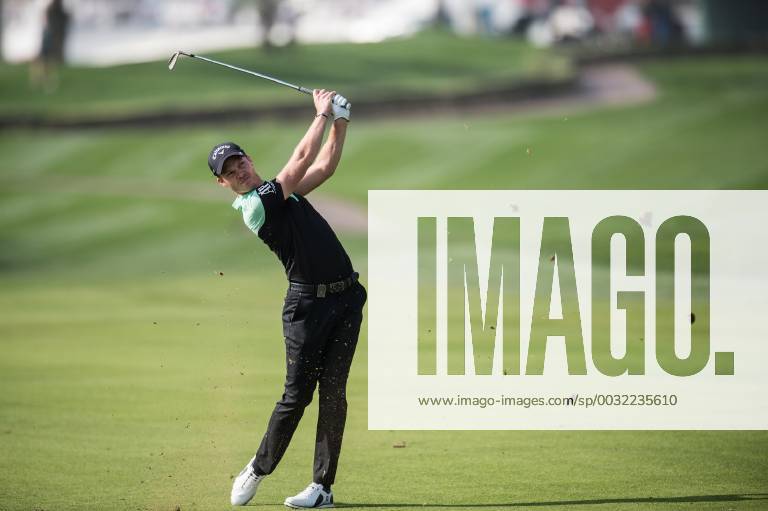 Danny Willett of England plays a shot in the first round during the Omega Dubai Desert Classic European Tour 2018 at the Emirates Golf Club, Dubai, UAE on 25 January 2018.