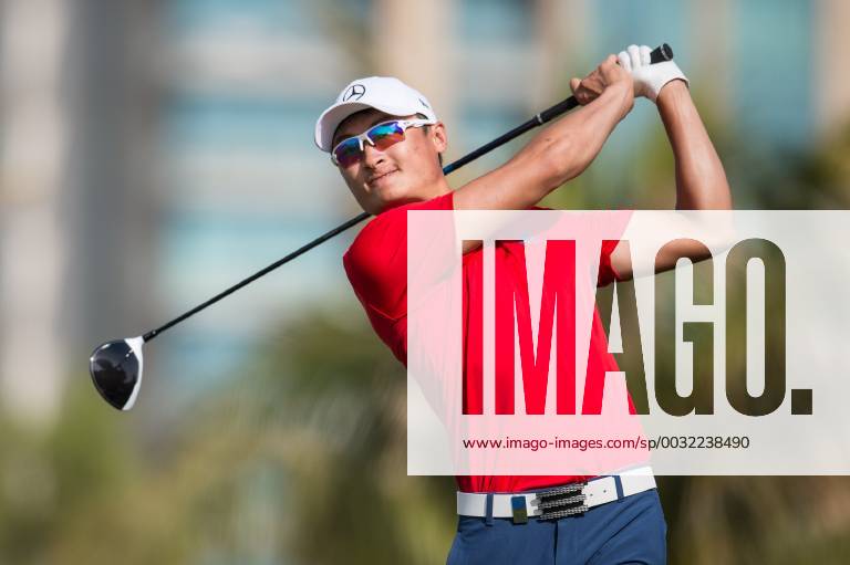 Haotong Li of China tees off during the first round of the Omega Dubai Desert Classic European Tour 2018 at the Emirates Golf Club, Dubai, UAE on 25 January 2018.