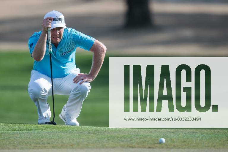 Branden Grace of South Africa lines up a putt during the first round of the Omega Dubai Desert Classic European Tour 2018 at the Emirates Golf Club, Dubai, UAE on 25 January 2018.