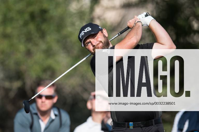 Andy Sullivan of England tees off during the first round of the Omega Dubai Desert Classic European Tour 2018 at the Emirates Golf Club, Dubai, UAE on 25 January 2018.