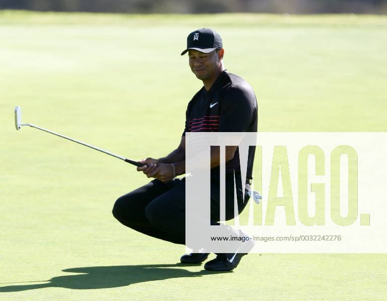 San Diego, California, United States - Tiger Woods reacts after putting the third green during the first round of the 2018 Farmers Insurance Open at Torrey Pines GC. PGA Golf Herren 2018: Farmers Insurance Open - Round 1 - ZUMAw109 20180125_zap_w109_017