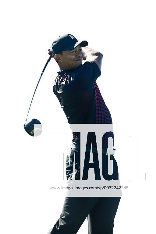 San Diego, California, United States - Tiger Woods tees off the 4th hole during the first round of the 2018 Farmers Insurance Open at Torrey Pines GC. PGA Golf Herren 2018: Farmers Insurance Open - Round 1 - ZUMAw109 20180125_zap_w109_023