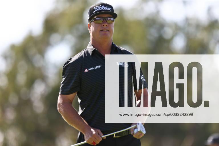 San Diego, California, United States - Charley Hoffman walks off the 6th green during the first round of the 2018 Farmers Insurance Open at Torrey Pines GC. PGA Golf Herren 2018: Farmers Insurance Open - Round 1 - ZUMAw109 20180125_zap_w109_041
