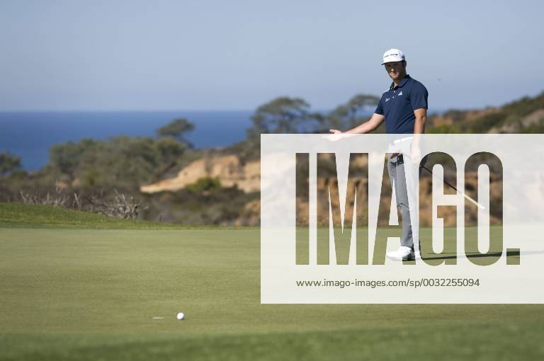 Spanish golfer Jon Rahm in action during the second day of the Farmers Insurance Open of the PGA Golf Herren Tour at the Torrey Pines golf course in San Diego, United States, 26 January 2018. Farmers Insurance Open in San Diego !ACHTUNG: NUR REDAKTIONELLE NUTZUNG!