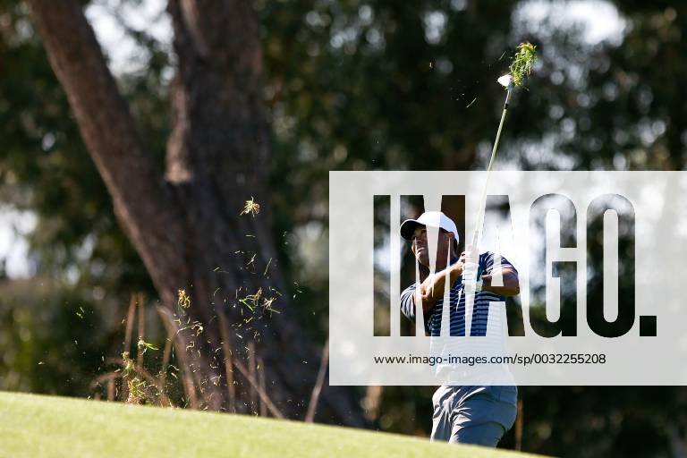 - SPORT January 26, 2018 - San Diego, California, United States - Tiger Woods tees off during the second round of the 2018 Farmers Insurance Open at Torrey Pines GC. Golf 2018: Farmers Insurance Open - Round 2 - ZUMAw109 20180126_zap_w109_002