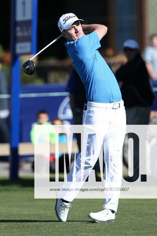 San Diego, California, United States - Ethan Tracy tees off the first hole during the second round of the 2018 Farmers Insurance Open at Torrey Pines GC. Golf 2018: Farmers Insurance Open - Round 2 - ZUMAw109 20180126_zap_w109_031