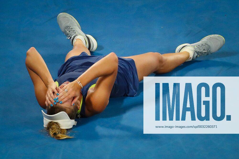 Themen der Woche - SPORT Caroline Wozniacki of Denmark celebrates after winning the tennis match between Romanian Simona Halep WTA Tennis Damen 1) and Danish Caroline Wozniacki (WTA 2) in the finals of the women s singles tournament at the Australian Open tennis Grand Slam, Saturday 27 January 2018 in Melbourne Park, Melbourne, Australia. This first grand slam of the season will be taking place from 15 to 28 January. PATRICKxHAMILTON x05284239x