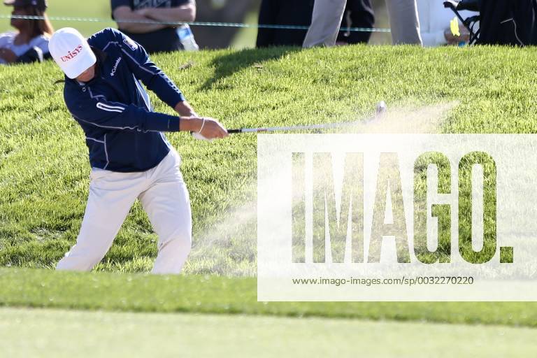San Diego, California, United States - Ryan Palmer hits out of a bunker on the first hole during the third round of the 2018 Farmers Insurance Open at Torrey Pines GC. Golf 2018: Farmers Insurance Open - Round 3 - ZUMAw109 20180127_zap_w109_011