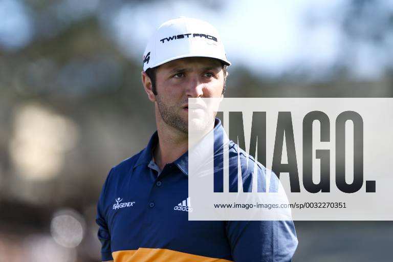 San Diego, California, United States - Jon Rahm watches his tee shot off the first hole during the third round of the 2018 Farmers Insurance Open at Torrey Pines GC. Golf 2018: Farmers Insurance Open - Round 3 - ZUMAw109 20180127_zap_w109_009
