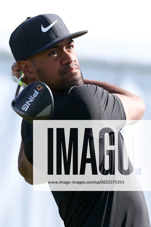 San Diego, California, United States - Tony Finau tees off the first hole during the third round of the 2018 Farmers Insurance Open at Torrey Pines GC. Golf 2018: Farmers Insurance Open - Round 3 - ZUMAw109 20180127_zap_w109_033