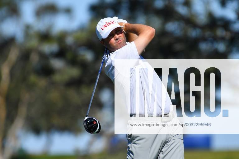 SAN DIEGO, CA - JANUARY 28: Ryan Palmer hits from the 5th hole tee on the South Course during the final round of the Farmers Insurance Open golf tournament at Torrey Pines Municipal Golf Course on January 28, 2018. (Photo by Brian Rothmuller Icon Sportswire) GOLF: JAN 28 PGA Golf Herren - Farmers Insurance Open Icon180128009