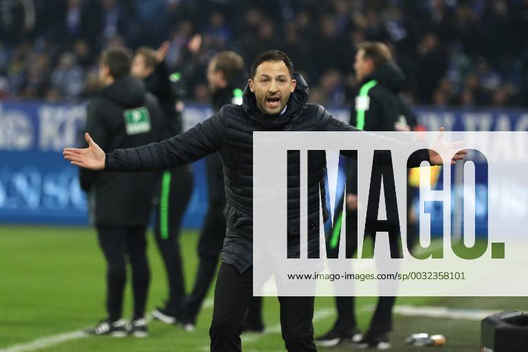 Chief coach Domenico Tedesco FC Schalke 04 at the BL game season 2017 18 FC Schalke 04 SV Werder Bremen copyright Thomas Pakusch