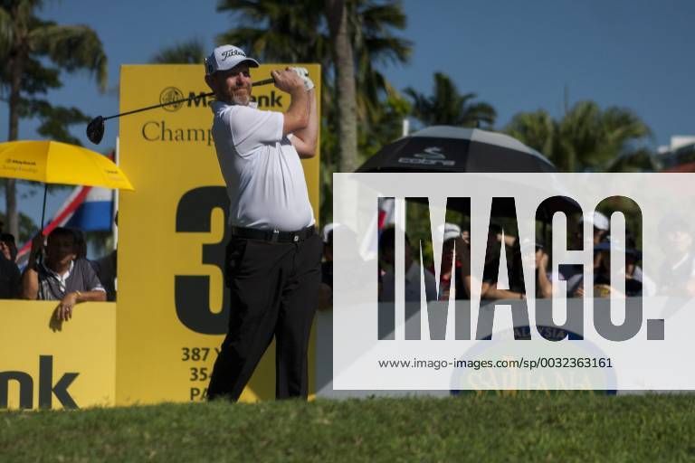 Shah Alam, Kuala Lumpur, Malaysia - Marc Warren is seen taking a shot from hole no 3 on day 3 at the Maybank Championship 2018...The Maybank Championship 2018 golf event is being hosted on 1st to 4th February at Saujana Golf & Country Club. Golf 2018: Maybank Championship: Day 3 - ZUMAs197 20180203_zaa_s197_012