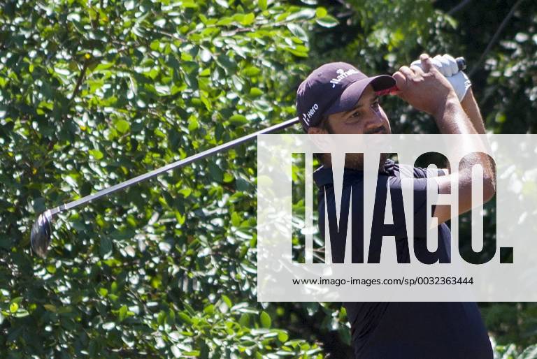 Shah Alam, Kuala Lumpur, Malaysia - Shiv Kapur is seen taking a shot from hole no 15 on day 3 at the Maybank Championship 2018...The Maybank Championship 2018 golf event is being hosted on 1st to 4th February at Saujana Golf & Country Club. Golf 2018: Maybank Championship: Day 3 - ZUMAs197 20180203_zaa_s197_043
