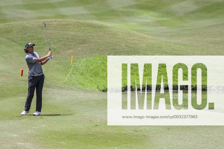 Shah Alam, Kuala Lumpur, Malaysia - Gavin Green is seen taking a shot at course 17 on the last day of Maybank Championship 2018...The Maybank Championship 2018 golf event is being hosted on 1st to 4th February at Saujana Golf & Country Club. KL: Maybank championship last day - ZUMAs197 81794933st