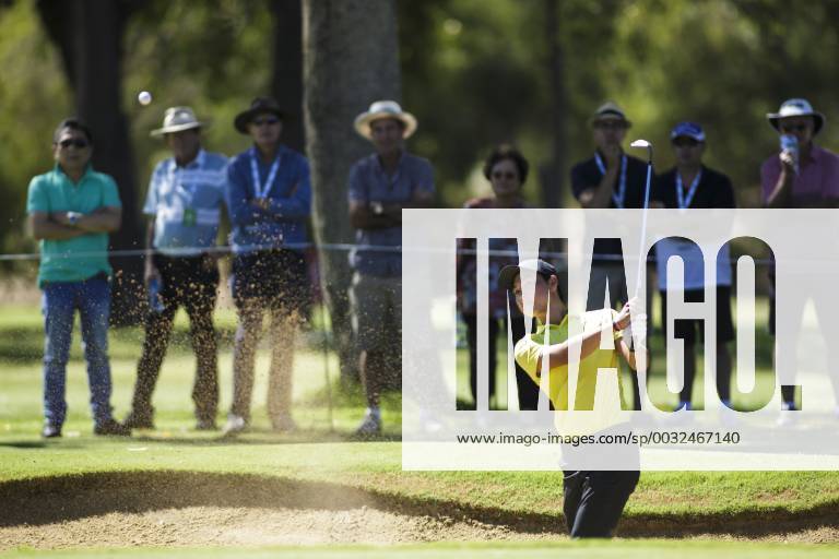 11th February 2018, Lake Karrinyup Country Club, Karrinyup, Australia; ISPS HANDA World Super 6 Perth golf, final round; Min Woo Lee (a) (AUS) splahes out of the bunker ActionPlus11985029