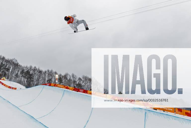 Pyeongchang, South Korea - Shawn White of USA first run during the Menâ€⠢s Snowboard Half Pipe final at the PyeongChang 2018 Winter Olympic Games Olympische Spiele Olympia OS at Phoenix Snow Park on Wednesday February 14, 2018. PyeongChang 18: Snowboard Men - ZUMAj89_ 20180214_zaf_j89_016
