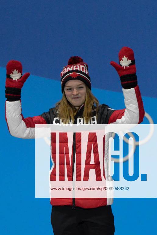 Pyeongchang, South Korea - KIM BOUTIN of Canada celebrates getting the bronze medal in the Ladies 1500m Short Track Speed skating Eisschnelllauf event in the PyeongChang Olympic Games Olympische Spiele Olympia OS Pyeongchang 18: Medal Winners - ZUMAl132 20180218_zap_l132_016