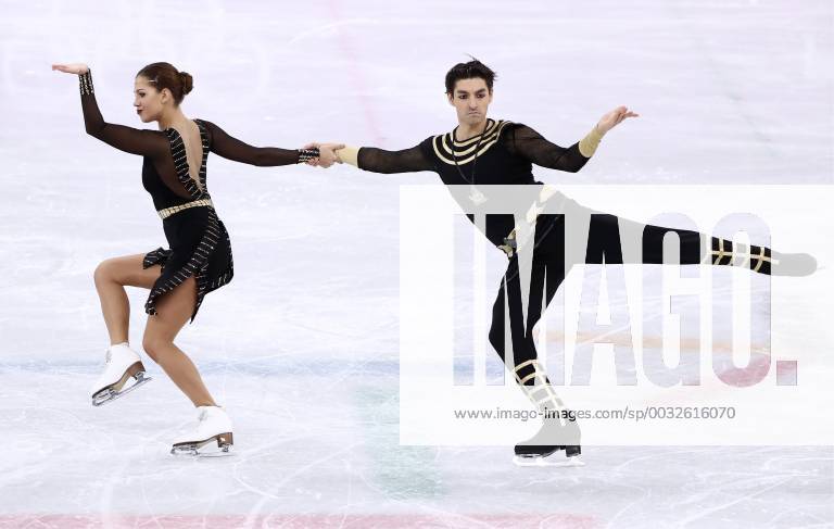 - SPORT GANGNEUNG, SOUTH KOREA - FEBRUARY 20, 2018: Turkey s Alisa Agafonova and Alper Ucar perform their free dance during a Figure skating Eiskunstlauf event at the 2018 Winter Olympic Games Olympische Spiele Olympia OS at Gangneung Ice Arena. Valery Sharifulin TASS TS074BE5