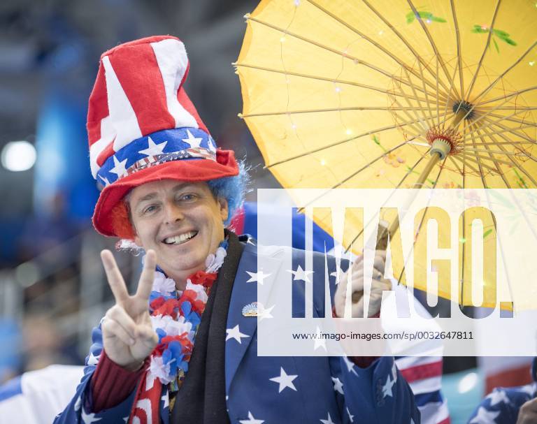 US Supporter Fan Dressed in Stars and Stripes Flag Flag Canada CAN United States of America USA 2 3 After Shootout n P Womens Ice Hockey Final Ice Hockey Women s Gold Medal Game Game 22 am 22 02 2018 2018 Winter Olympics 09 02 25 02 2018 in PyeongChang South Korea