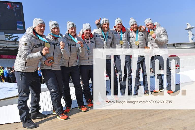 Bob Brown Germany with WALTHER Nico KUSKE Kevin ROEDIGER Alexander FRANKE Eric Bob Germany with FRIEDRICH Francesco BAUER Candy GROTHCOPP Martin MARGIS Thorsten at the award ceremony with medals Gold medals Silver medals Olympic champion Olympic Champion winner Winner Cheers Joy Enthusiasm Victory Ceremony Bobsleigh Four Man Viererbob Olympic Sliding Center on 25 02 2018 2018 Winter Olympics from 09 02 25 02 2018 in PyeongChang South Korea
