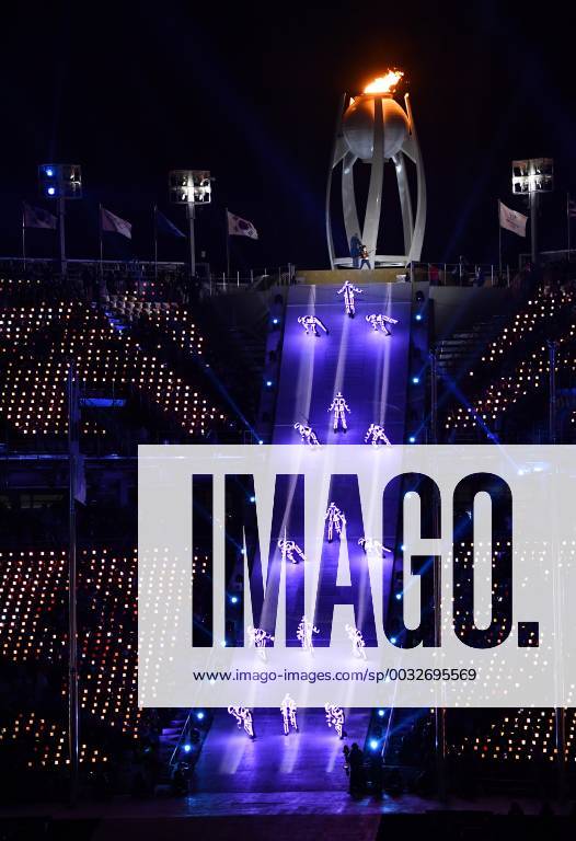 PyeongChang 2018 - Highlights der Olympischen Spiele Dancers perform on roller blades at the closing ceremony for the Pyeongchange 2018 Winter Olympics at the Olympic Stadium in Daegwalnyeong, South Korea, on February 25, 2018. KOL20180225606 RICHARDxELLIS