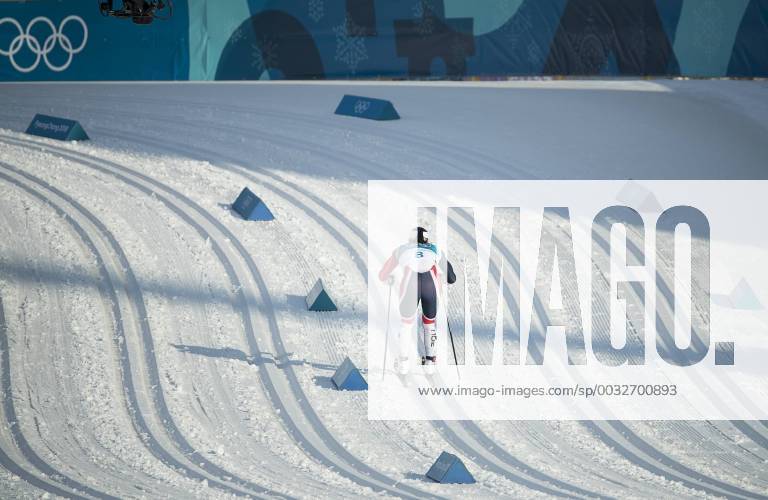 Pyeongchang, South Korea - MARIT BJOERGEN of Norway races to the finish during the Ladies Cross Country Skiing Mass Start 30k at the PyeongChang 2018 Winter Olympic Games Olympische Spiele Olympia OS at Alpensia Cross-Country Skiing Centre. Marit Bjoergen won the eighth gold medal of her career in the ladies 30km mass start classic, the final event of the Games. After another multi-medal haul here, the illustrious veteran of five Games leaves PyeongChang as the most decorated Winter Olympian in history with a total of 15 medals: she has four silver and three bronze as well as her eight gold. PyeongChang 18: Cross Country Skiing - ZUMAj89_ 20180225_zaf_j89_026