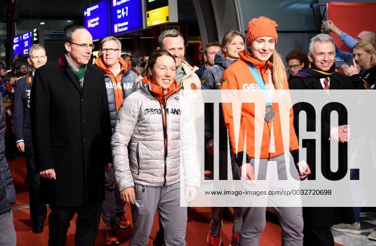 Winter Sports DOSB Reception at the Frankfurt Olympics 2018 emonline v l Peter Beuth CDU Minister of State Minister of the Interior and Sports Member of the Hessian Parliament Laura Dahlmeier Mayor Peter Feldmann Frankfurt am Main SPD Frankfurt am Main