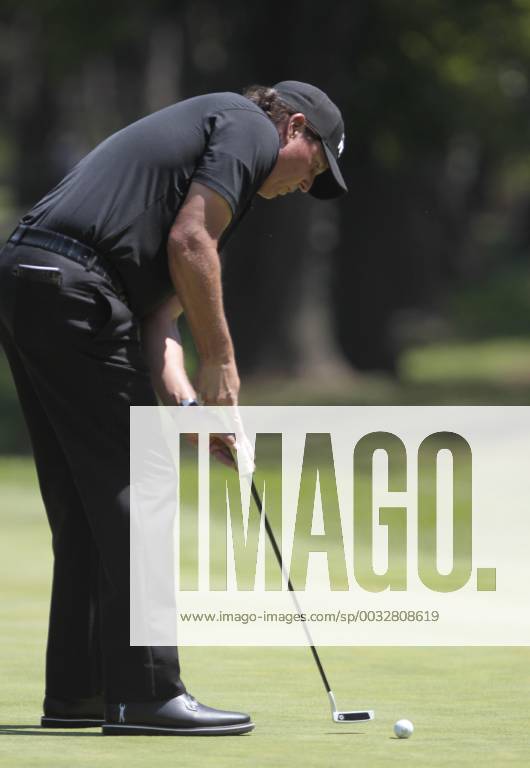 US golfer Phil Mickelson in action during the final of the World Golf Championship Mexico, at the Golf Club Chapultepec, in Mexico City, Mexico, 4 March 2018. World Golf Championship Mexico !ACHTUNG: NUR REDAKTIONELLE NUTZUNG!