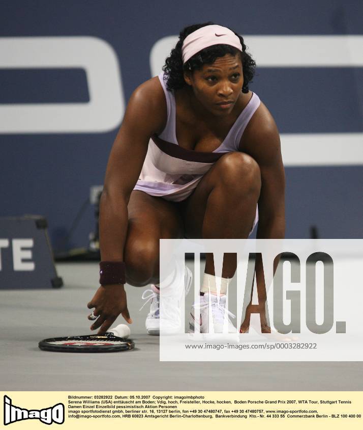 Serena Williams (USA) enttäuscht am Boden Tennis Damen Porsche Grand Prix 2007, WTA Tour, Einzelbild Stuttgart Tennis Damen Porsche Grand Prix 2007, WTA Tour, Einzelbild Stuttgart