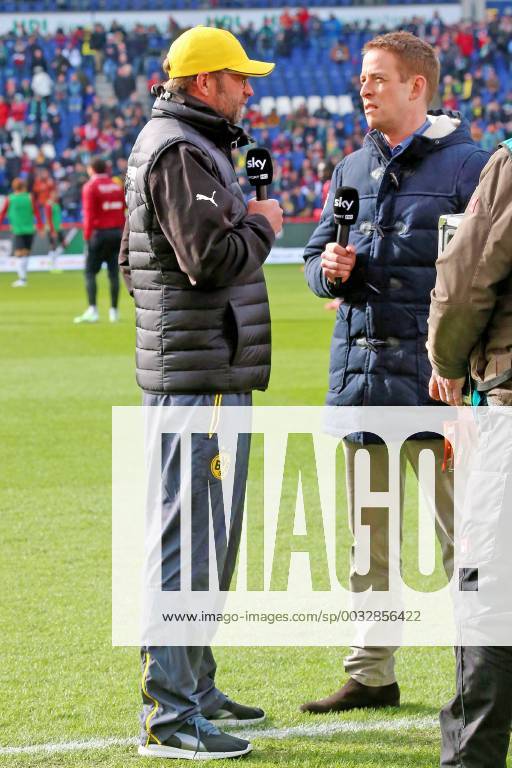 From 1 BL season 2014 2015 Hannover 96 against Borussia Dortmund BvB 2 3 on 21 03 2015 in the HDI Arena In the photo BvB coach Juergen Klopp in the sky interview
